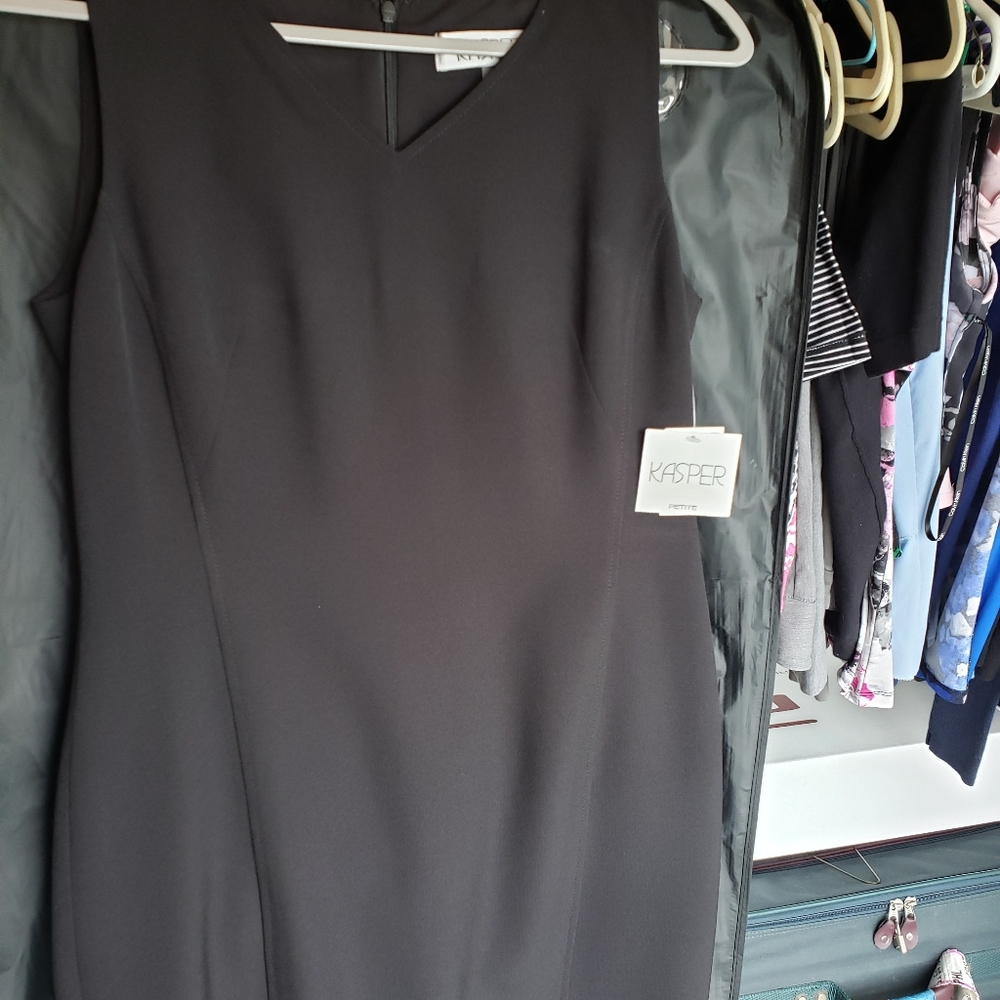 Kasper v neck sheath dress, size 2, black, NWT